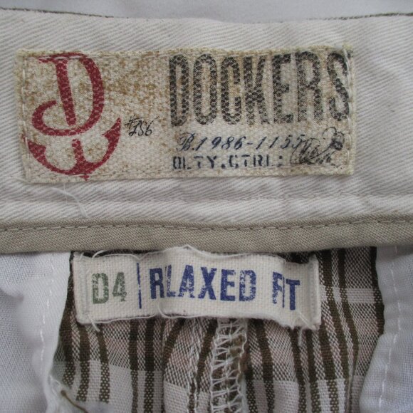 Dockers Relaxed Fit Mens Brown Cotton Plaid Bermuda Short NWOT - Size 34W - Picture 4 of 4
